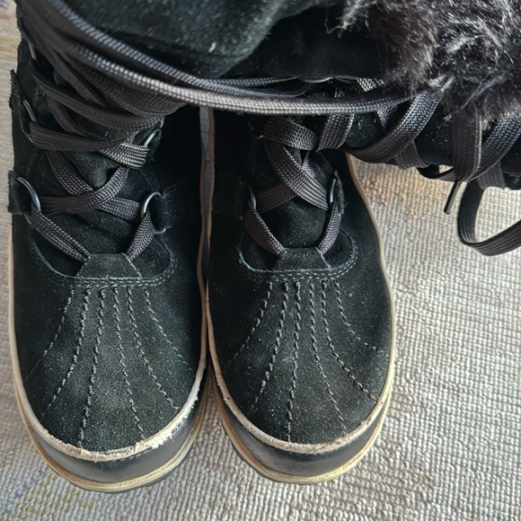 Sorel TIVOLI Suede Water Resistant Boots Size 7.5 - Picture 3 of 9
